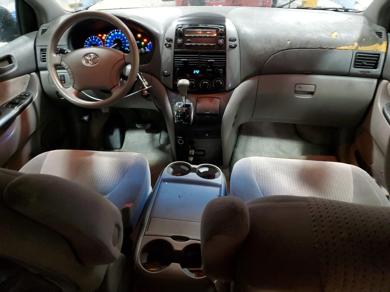 2006 Toyota Sienna - Image 8