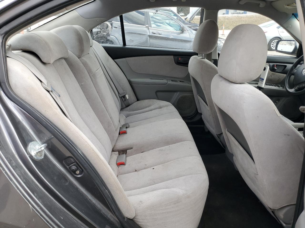 2010 Kia Optima - Image 11