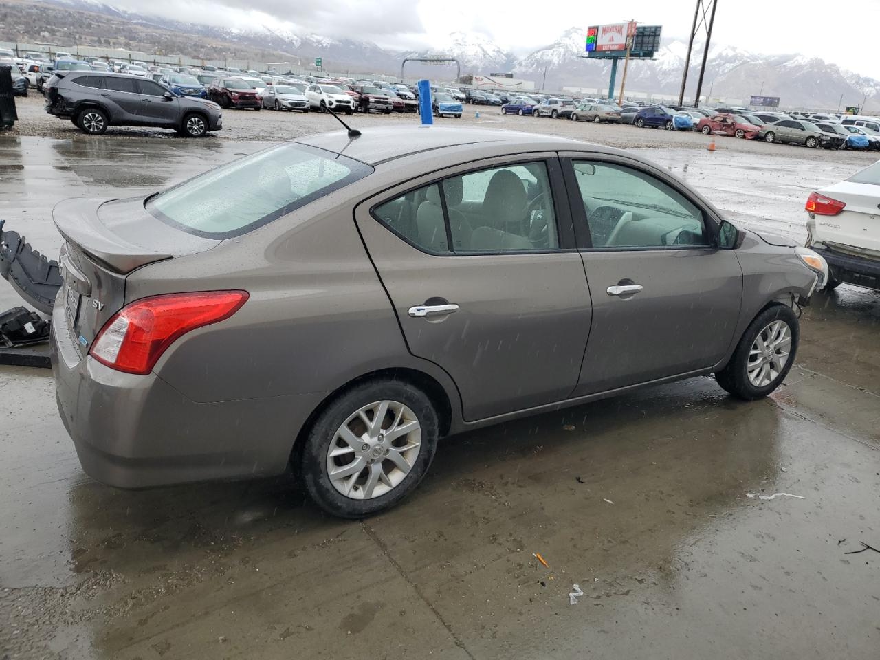 2015 Nissan Versa - Image 3