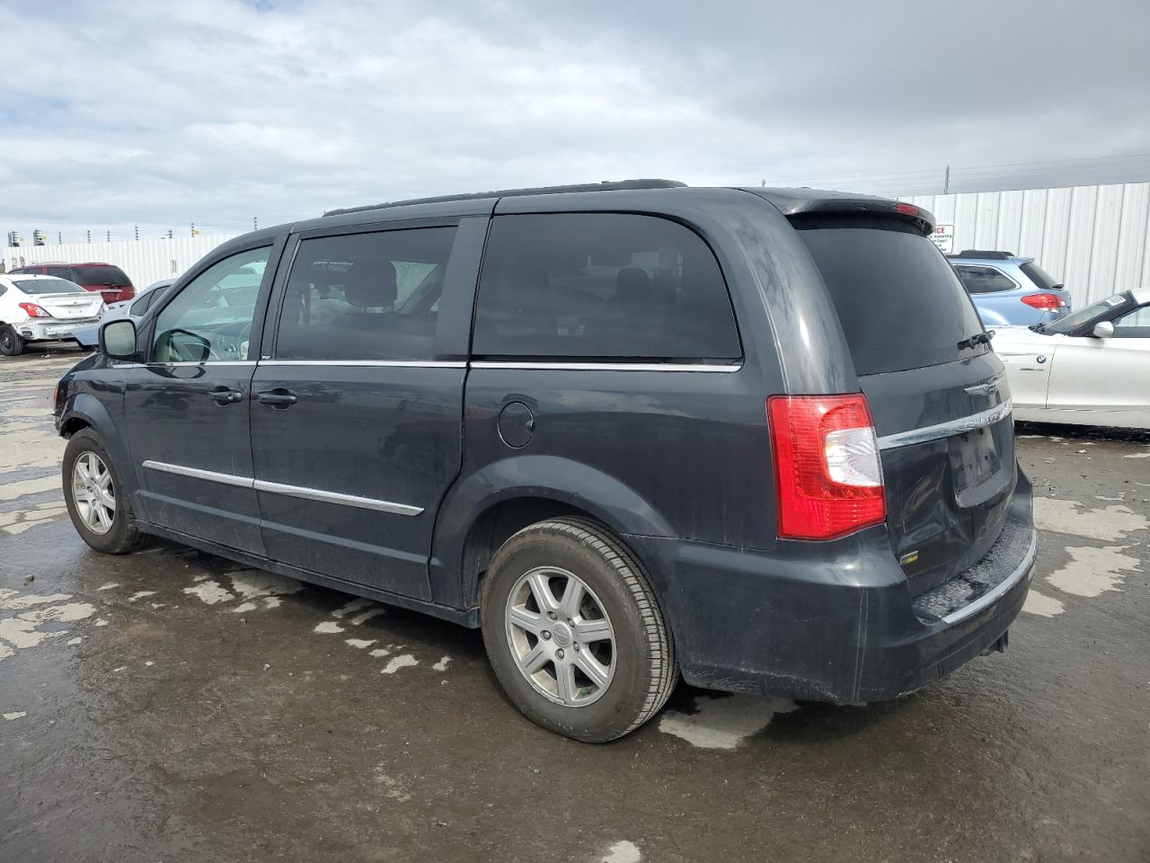 2012 Chrysler Town & Country - Image 2