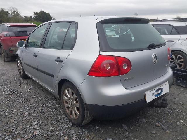 2005 VOLKSWAGEN GOLF FSI S