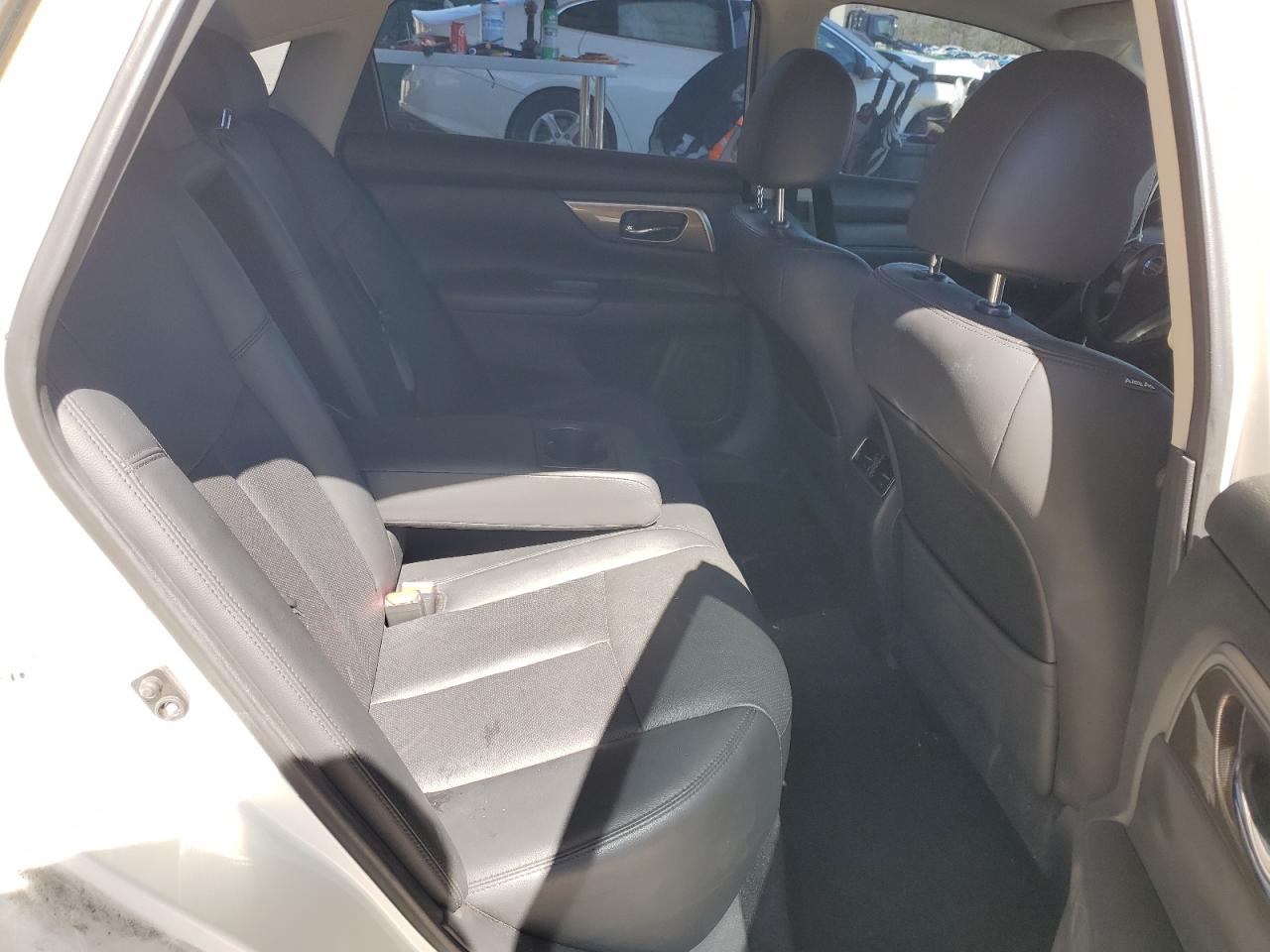 2015 Nissan Altima - Image 10