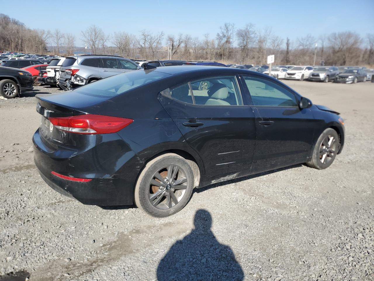 2017 Hyundai Elantra - Image 3