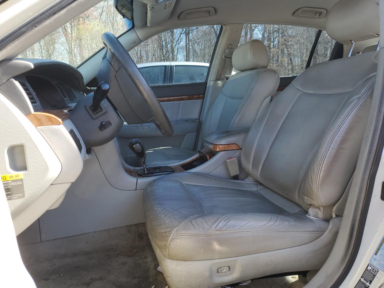 2004 Kia Amanti VIN: KNALD124045024943 Lot: 50002235
