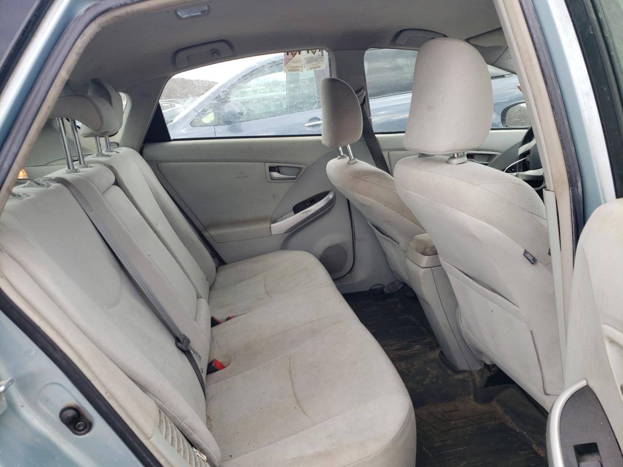 2013 Toyota Prius - Image 10