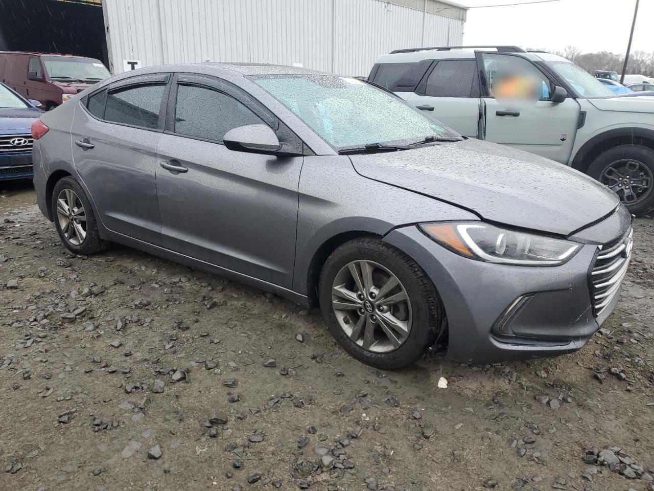 2018 Hyundai Elantra - Image 4