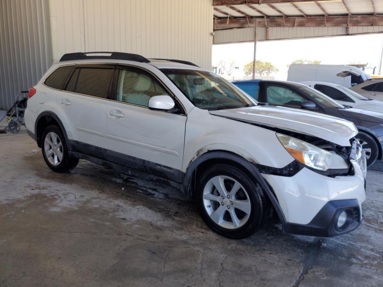 2014 Subaru Outback - Image 4