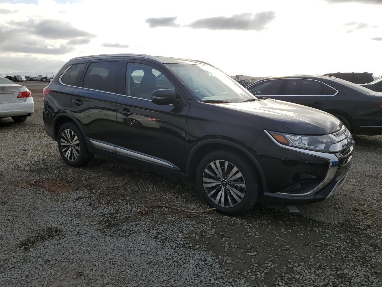 2019 Mitsubishi Outlander - Image 4