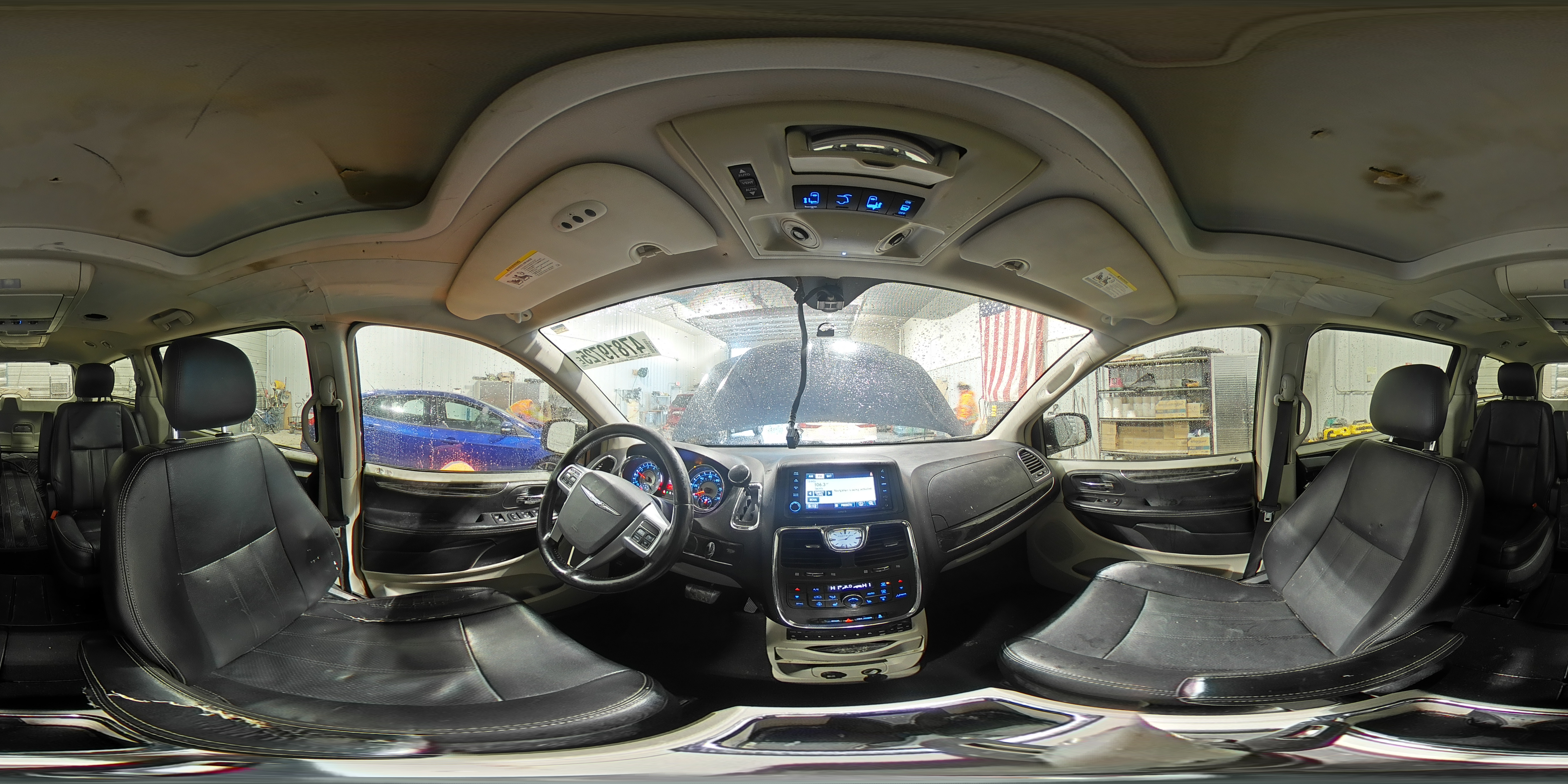 2012 Chrysler Town & Country - Image 14