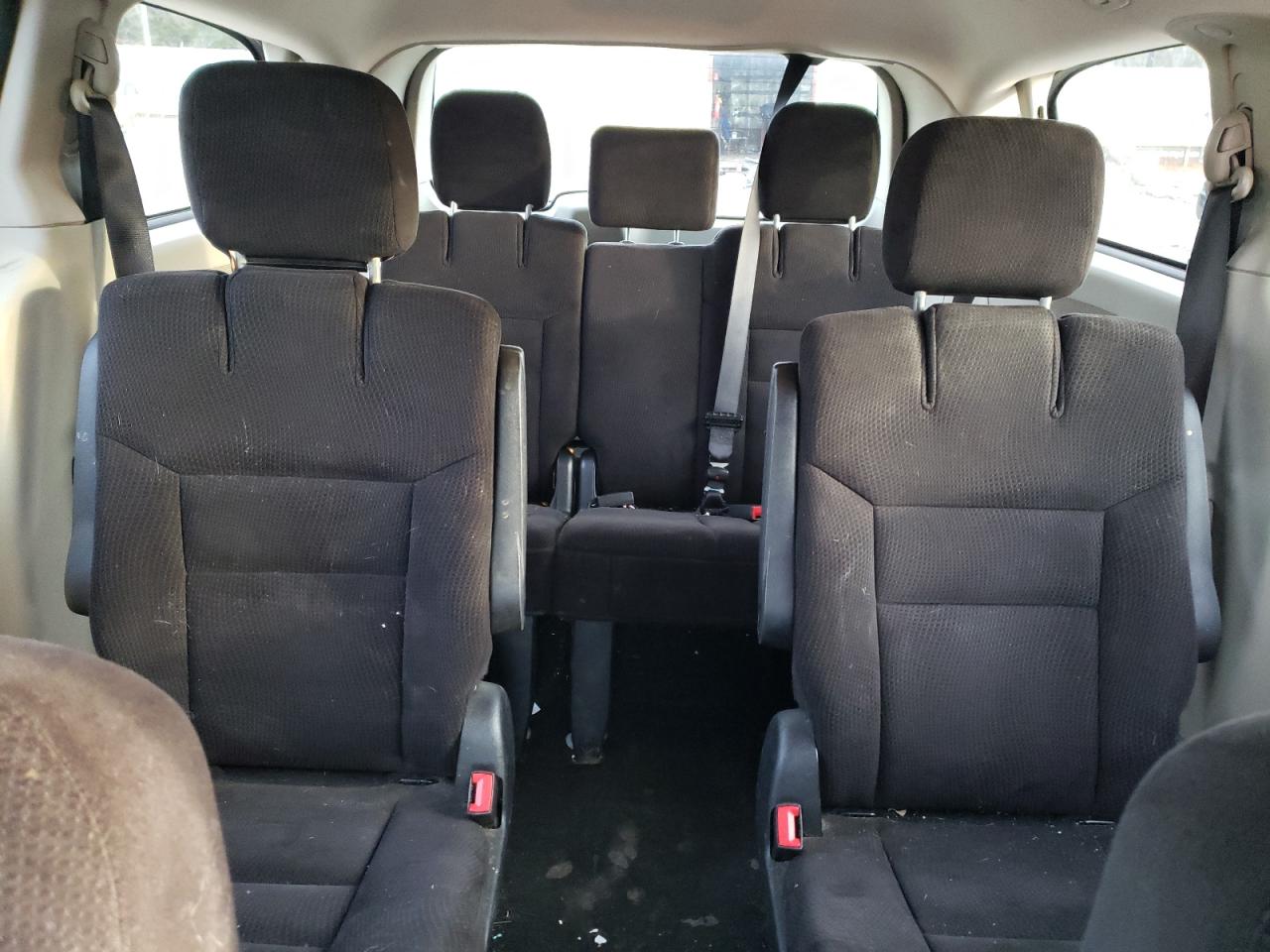 2015 Dodge Caravan - Image 10