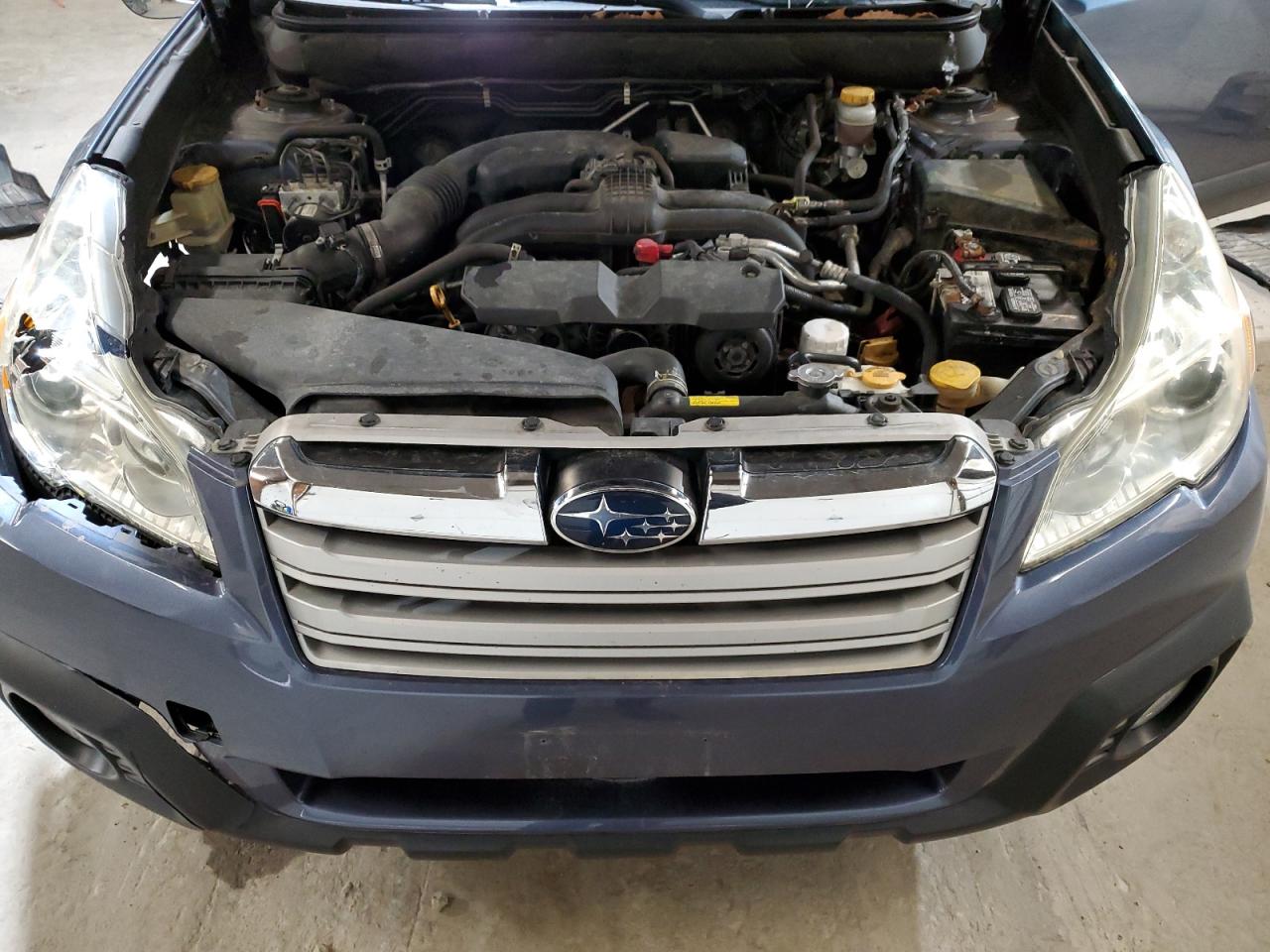 2013 Subaru Outback - Image 12