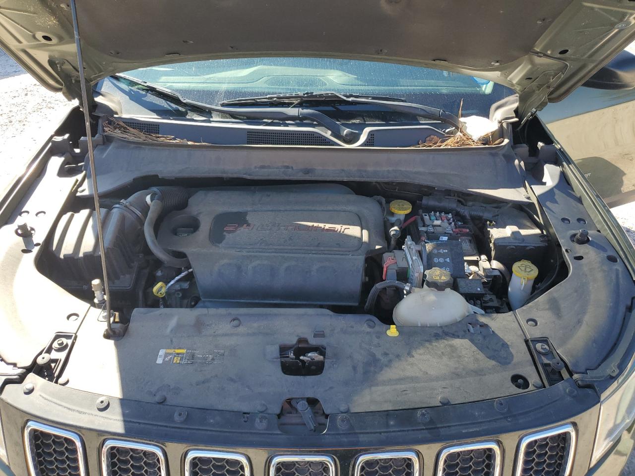 2019 Jeep Compass - Image 13