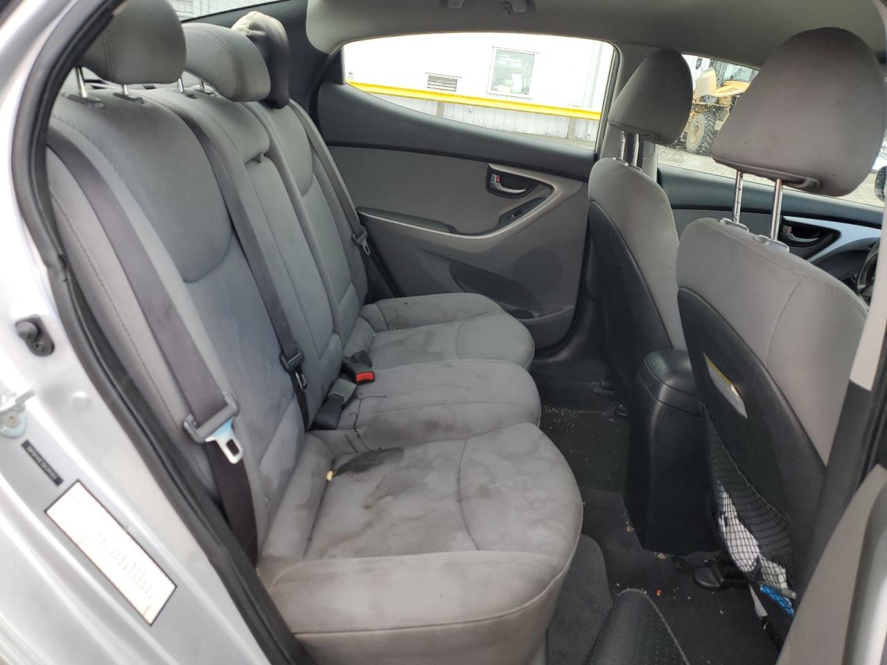 2013 Hyundai Elantra - Image 10