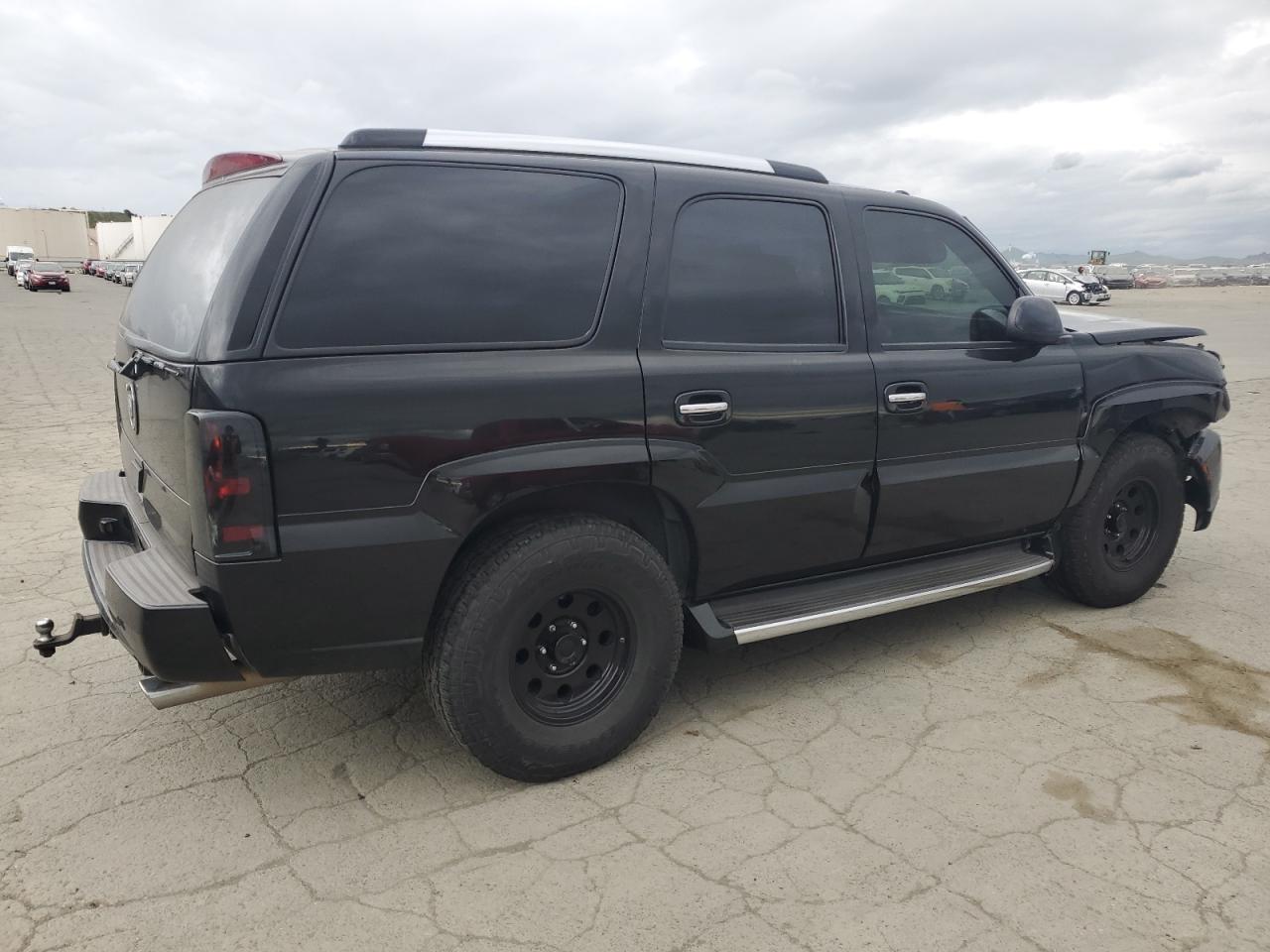 2004 Cadillac Escalade - Image 3