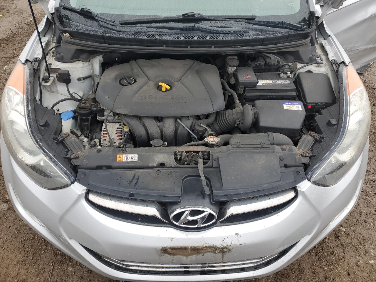 2013 Hyundai Elantra - Image 12