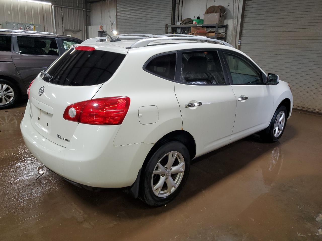 2010 Nissan Rogue - Image 3