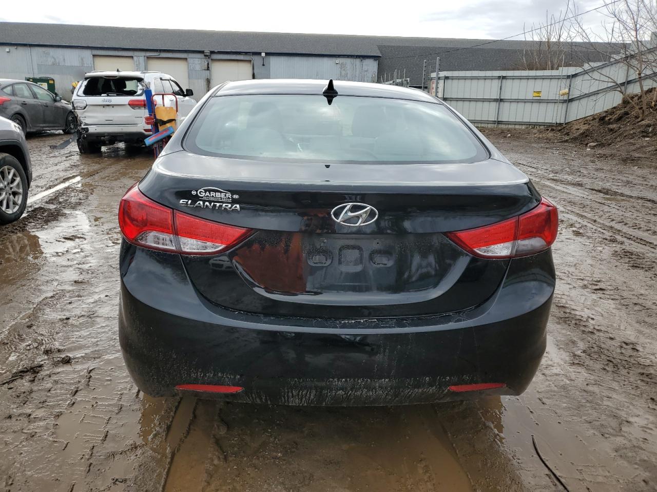 2012 Hyundai Elantra - Image 7
