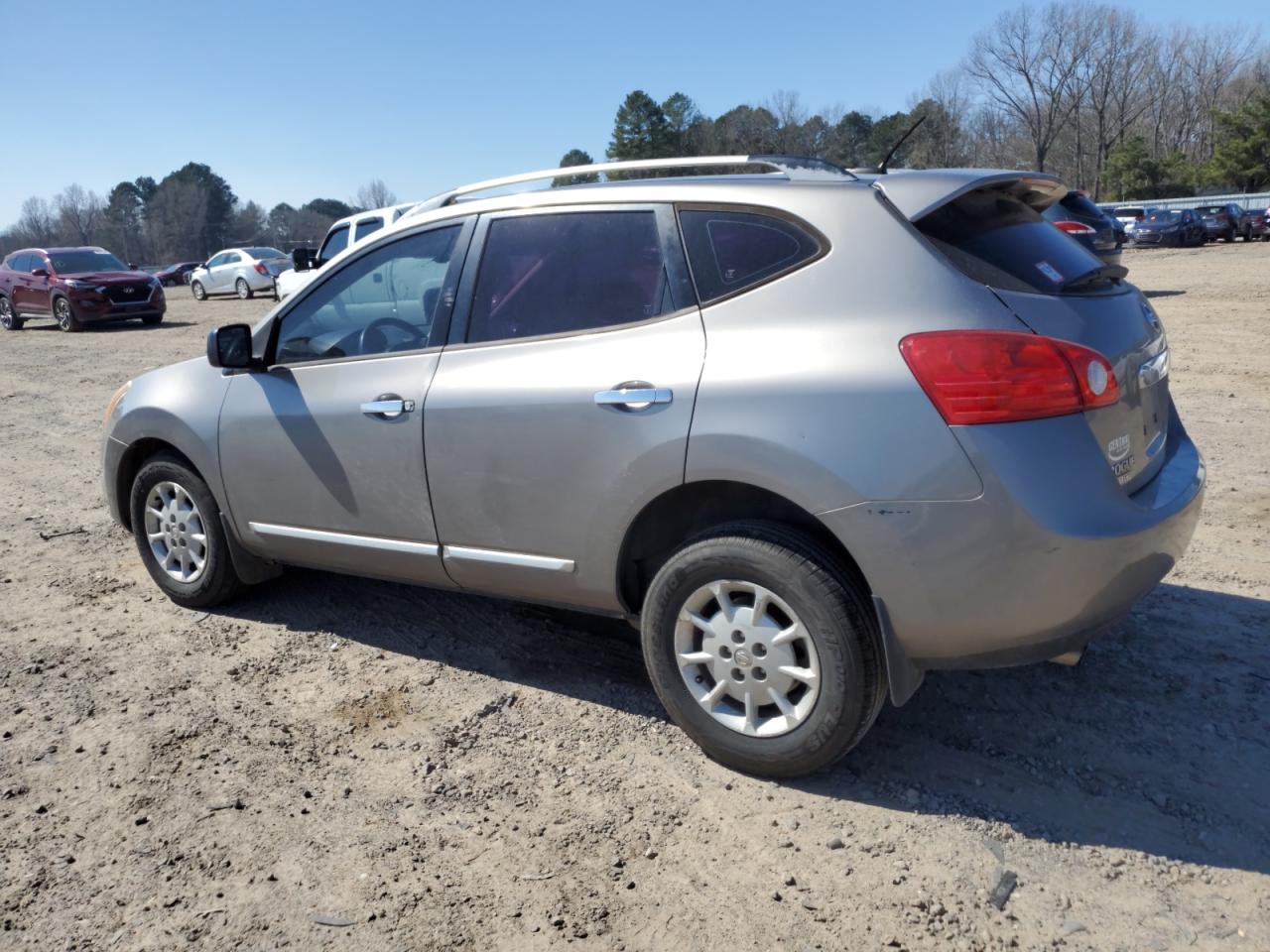 2014 Nissan Rogue - Image 2