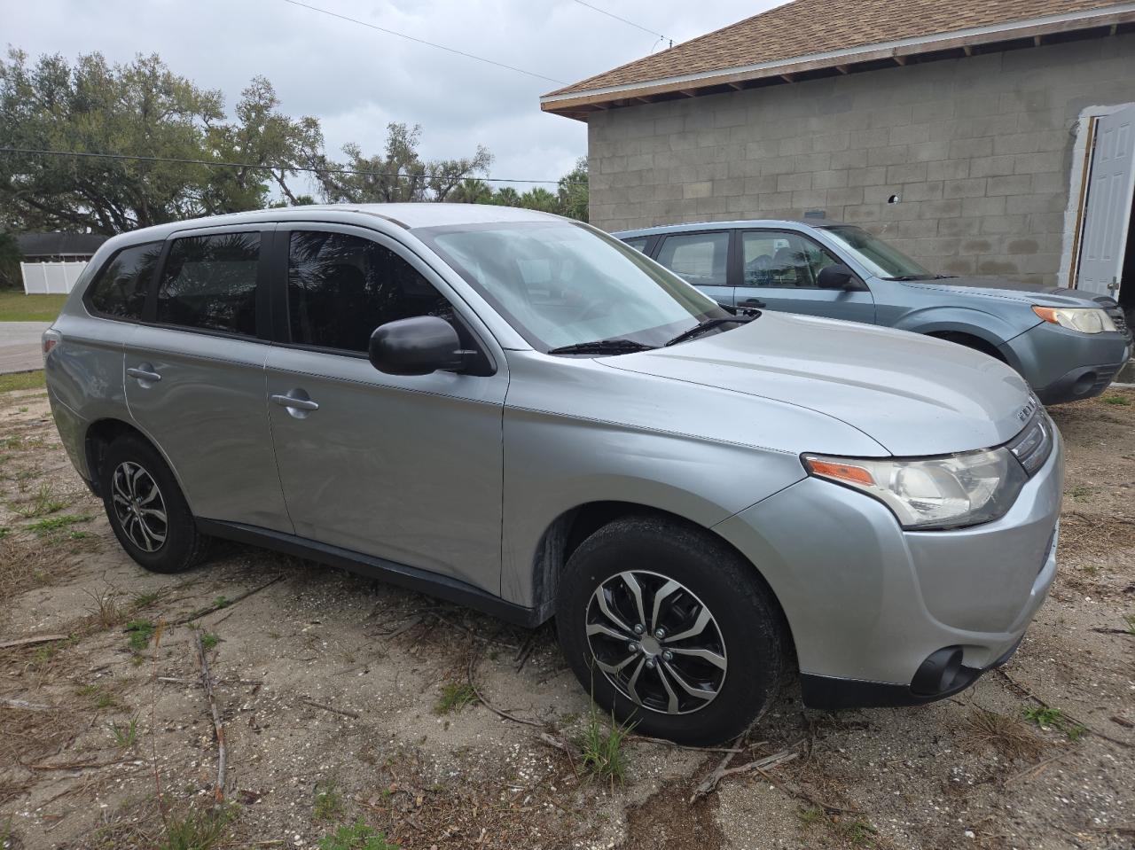 Mitsubishi Outlander