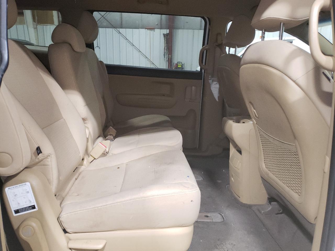 2018 Kia Sedona - Image 11