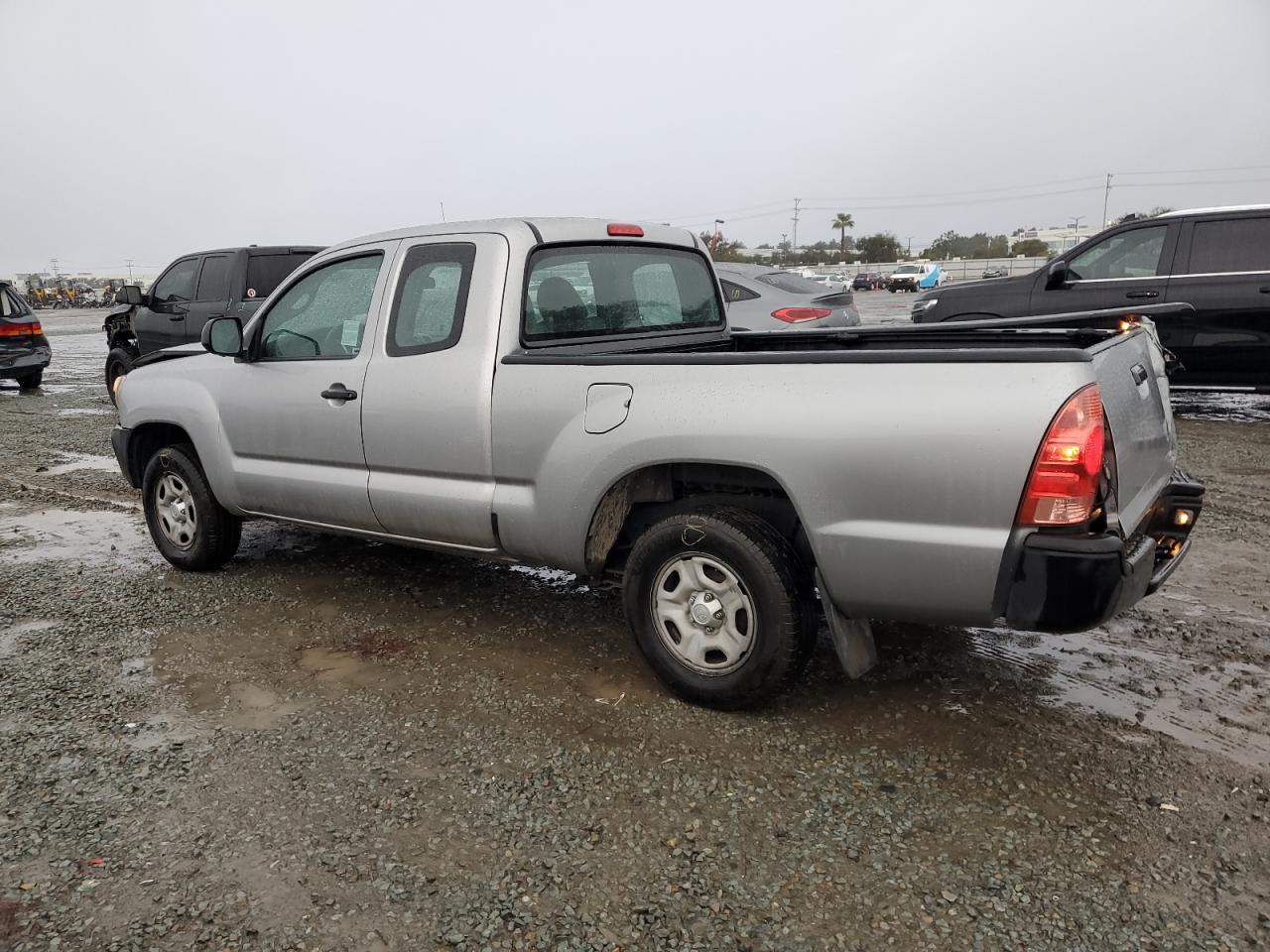 2015 Toyota Tacoma - Image 2
