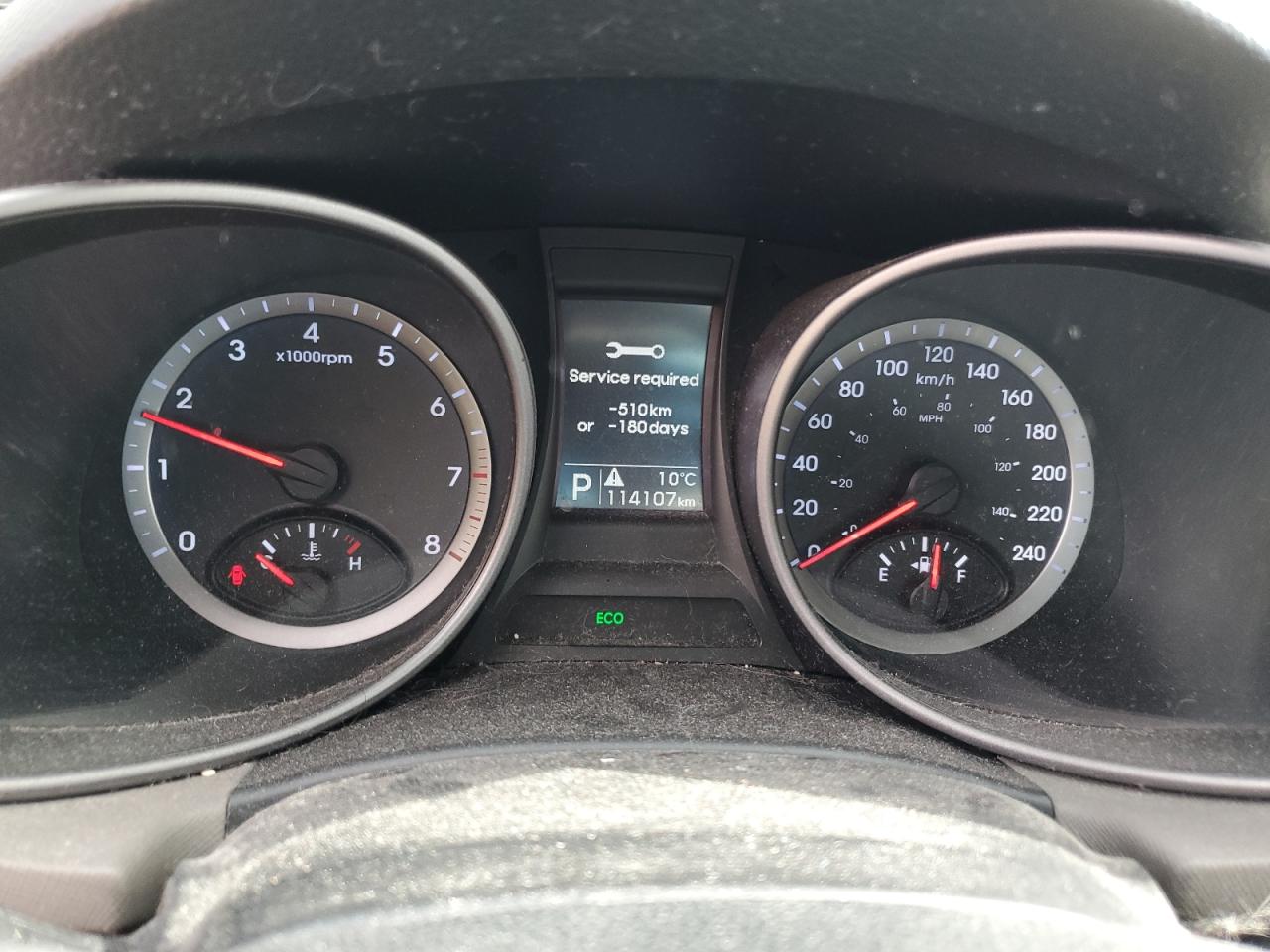 2016 Hyundai Santa Fe - Image 9