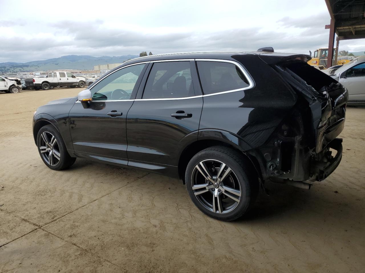 2019 Volvo XC60 - Image 2