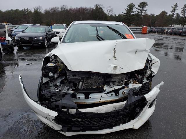 Sedans MAZDA 3 2012 White