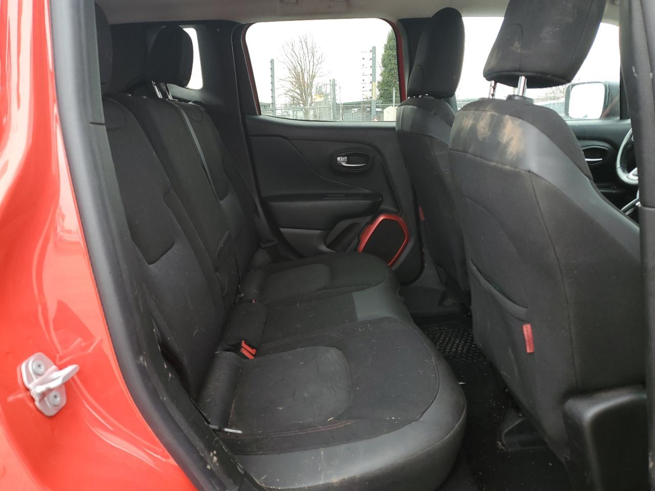 2018 Jeep Renegade - Image 11