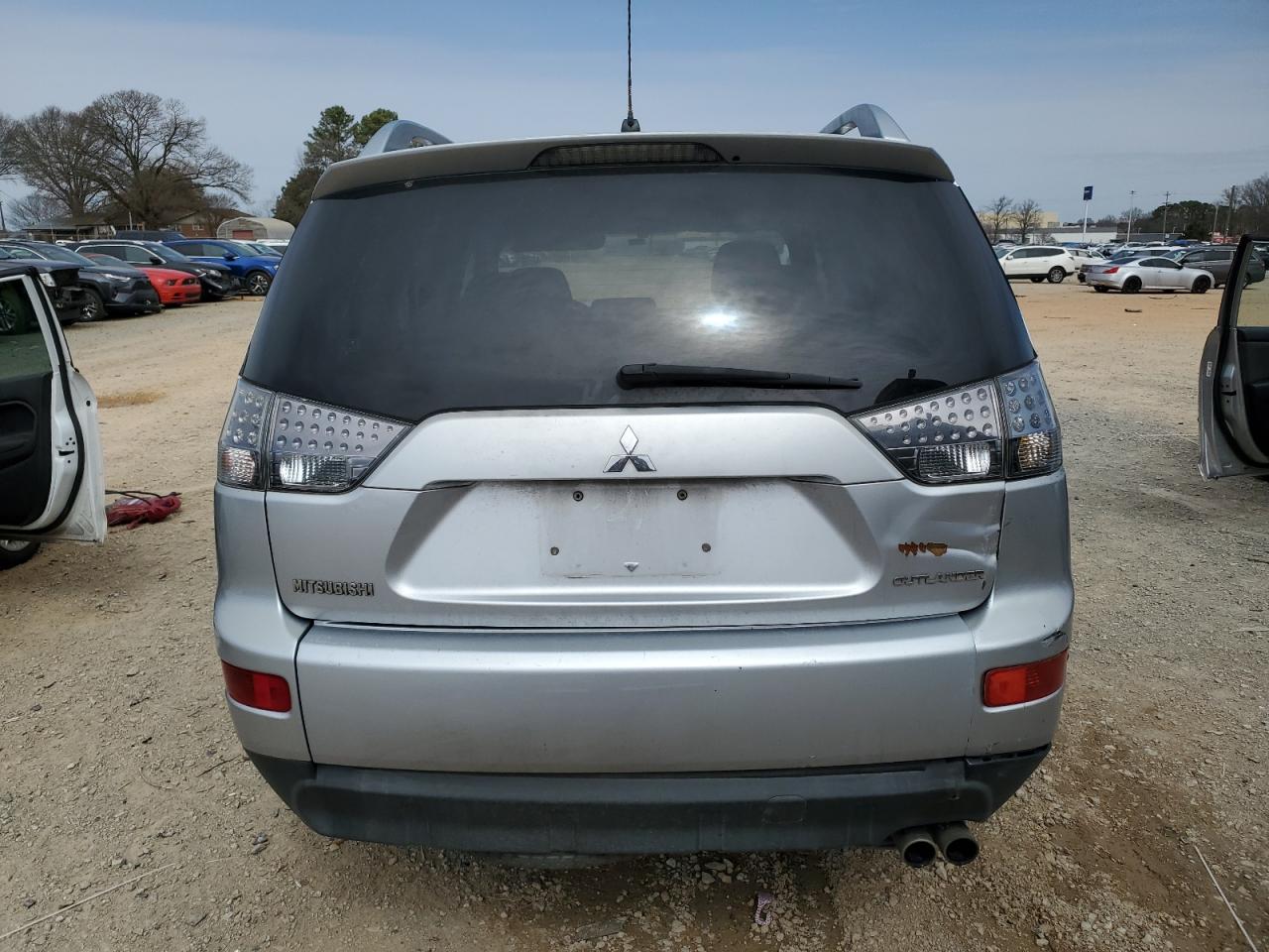 2008 Mitsubishi Outlander - Image 6