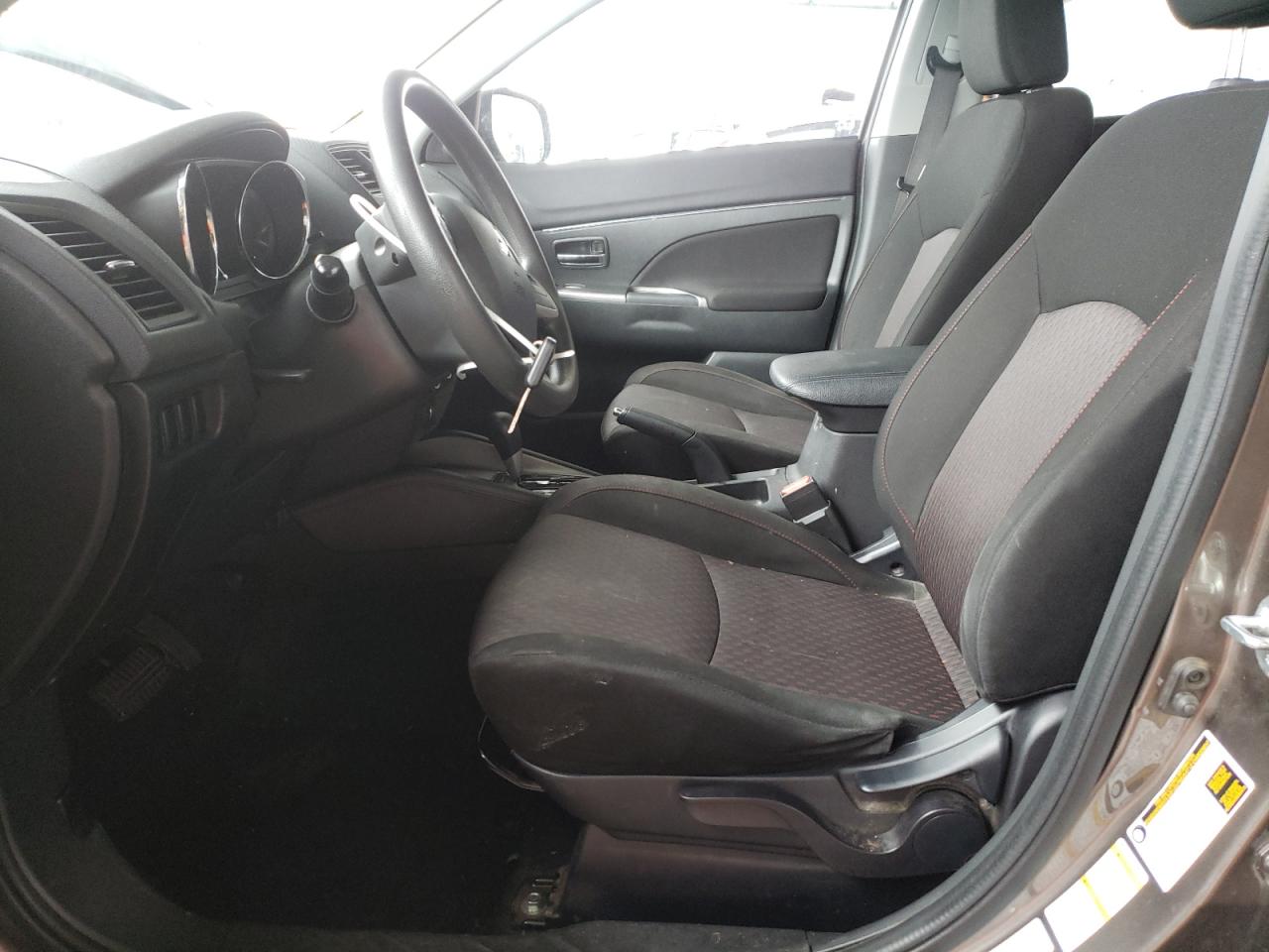 2018 Mitsubishi Outlander - Image 7