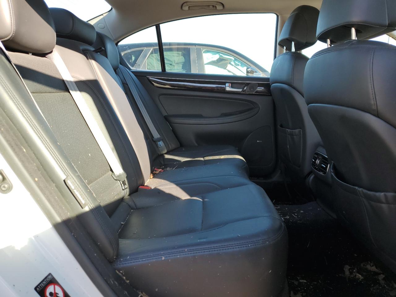 2013 Hyundai Genesis - Image 10