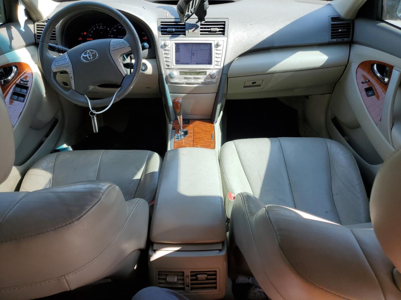 2010 Toyota Camry - Image 8