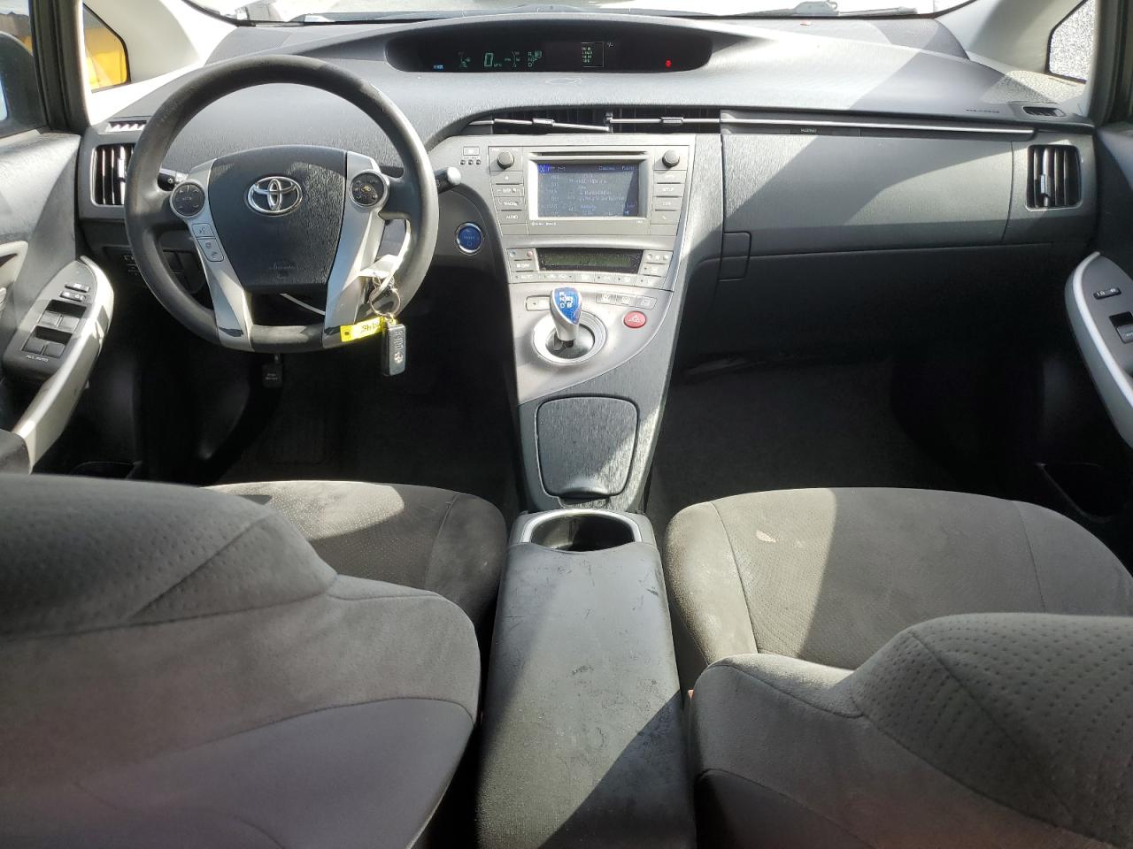 2015 Toyota Prius - Image 8