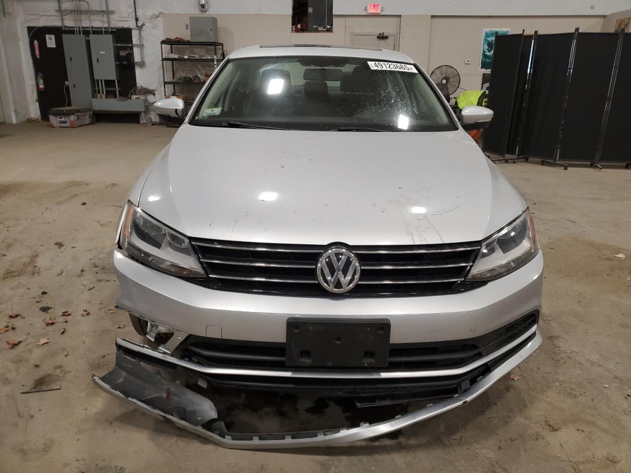 2015 Volkswagen Jetta - Image 5