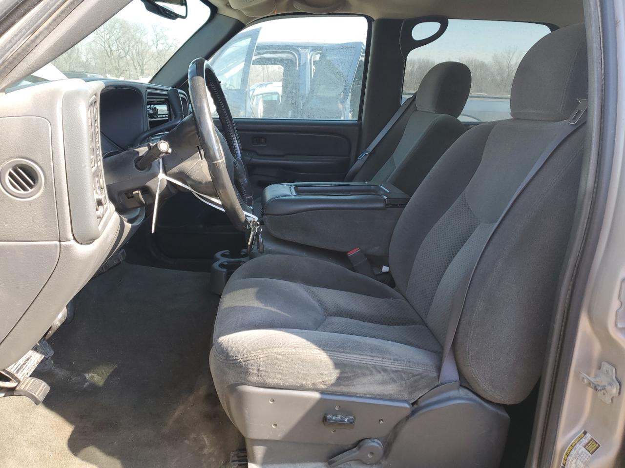 2005 Chevrolet Silverado - Image 7