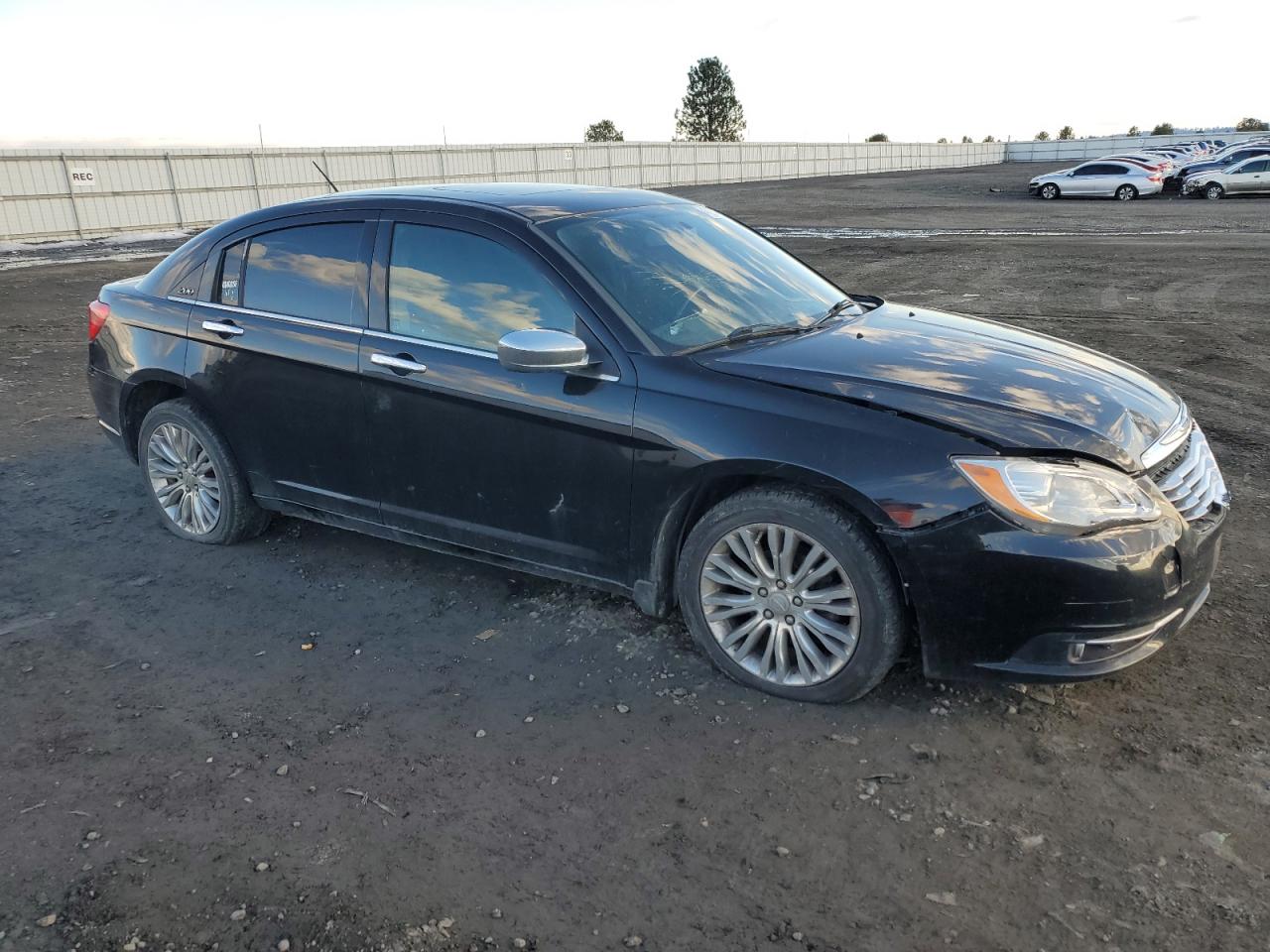 2012 Chrysler 200 - Image 4