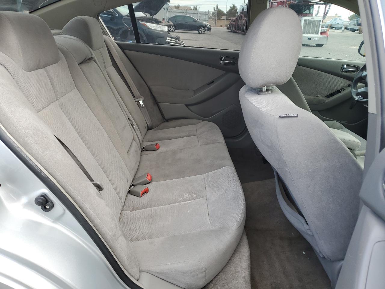 2009 Nissan Altima - Image 10