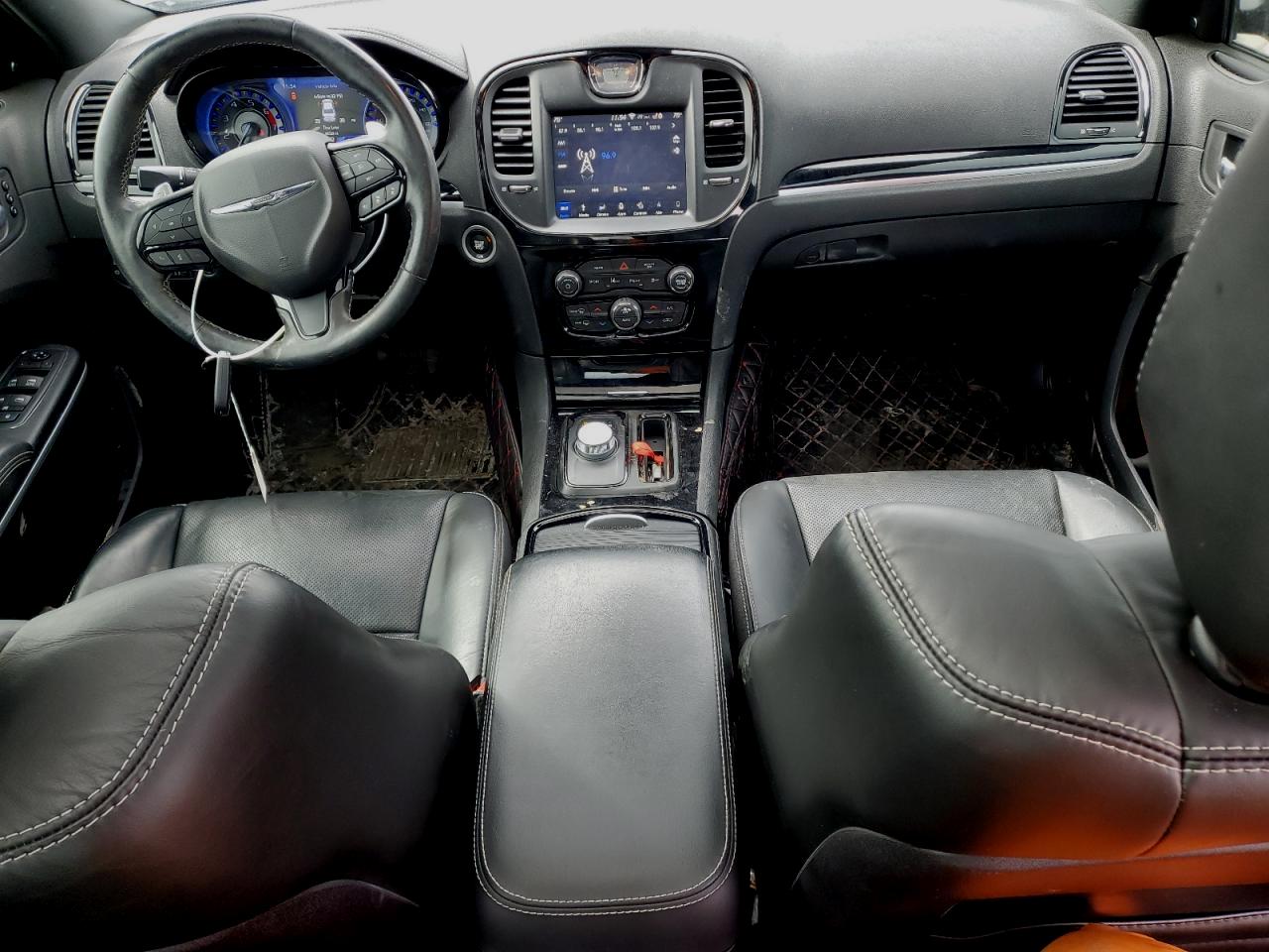 2019 Chrysler 300 - Image 8
