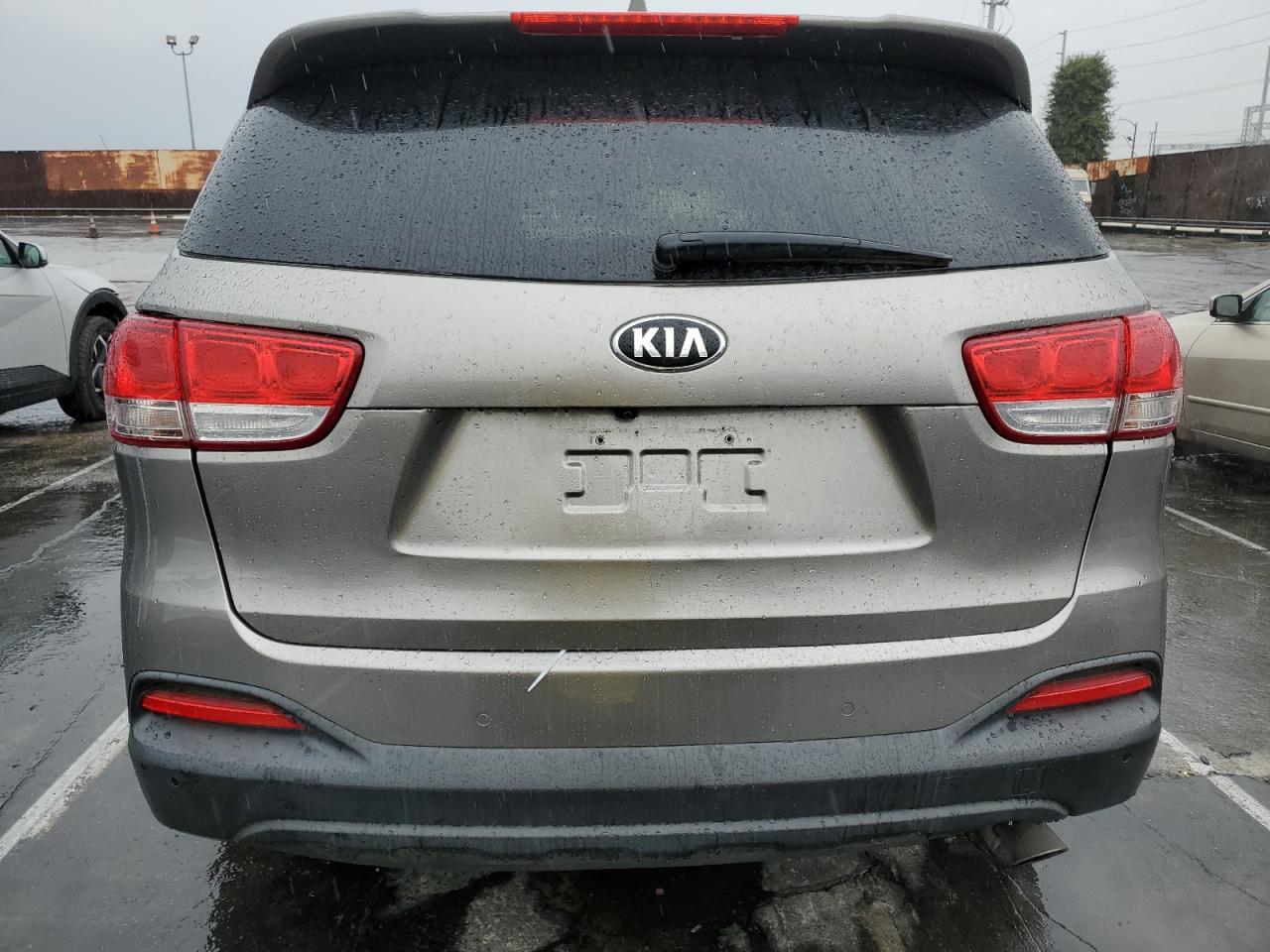2017 Kia Sorento - Image 6