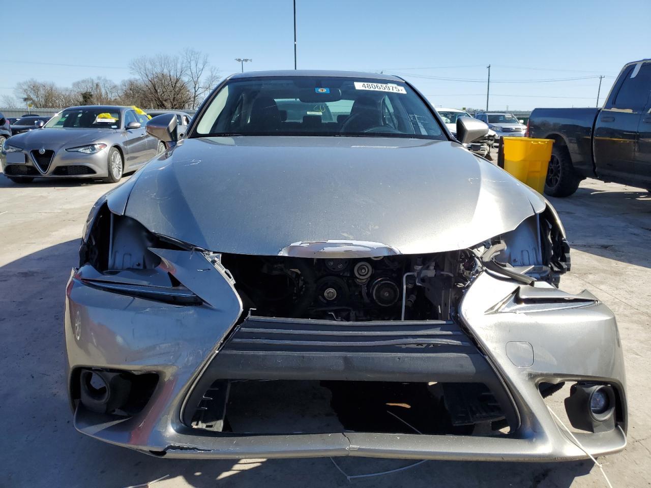2015 Lexus IS - Image 5