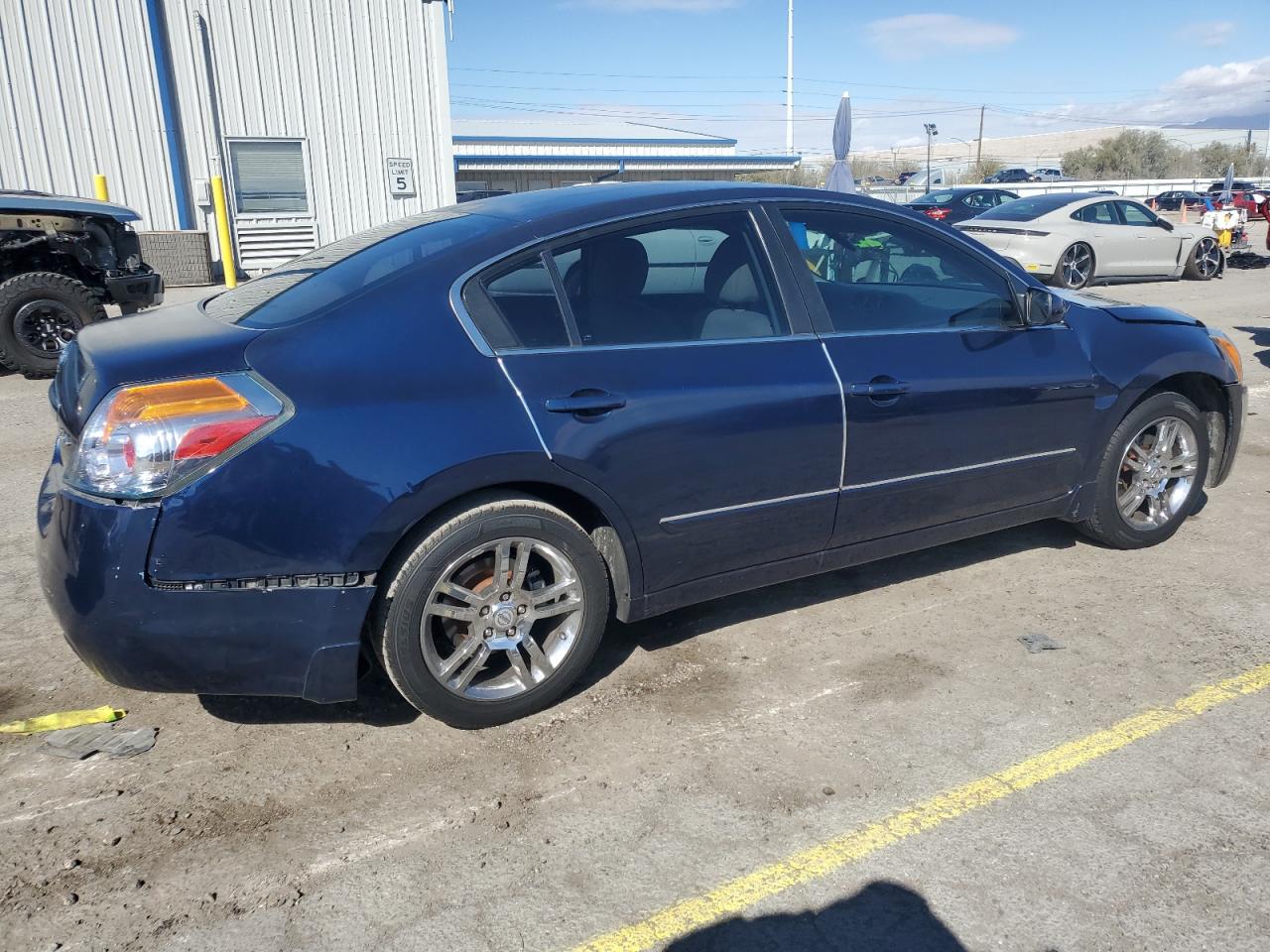 2011 Nissan Altima - Image 3