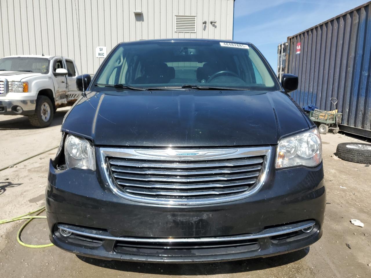 2015 Chrysler Town & Country - Image 5