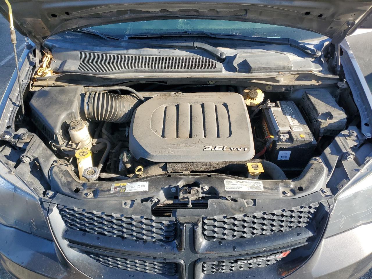 2018 Dodge Caravan - Image 11
