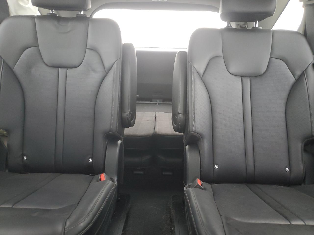 2024 Kia Sorento - Image 10