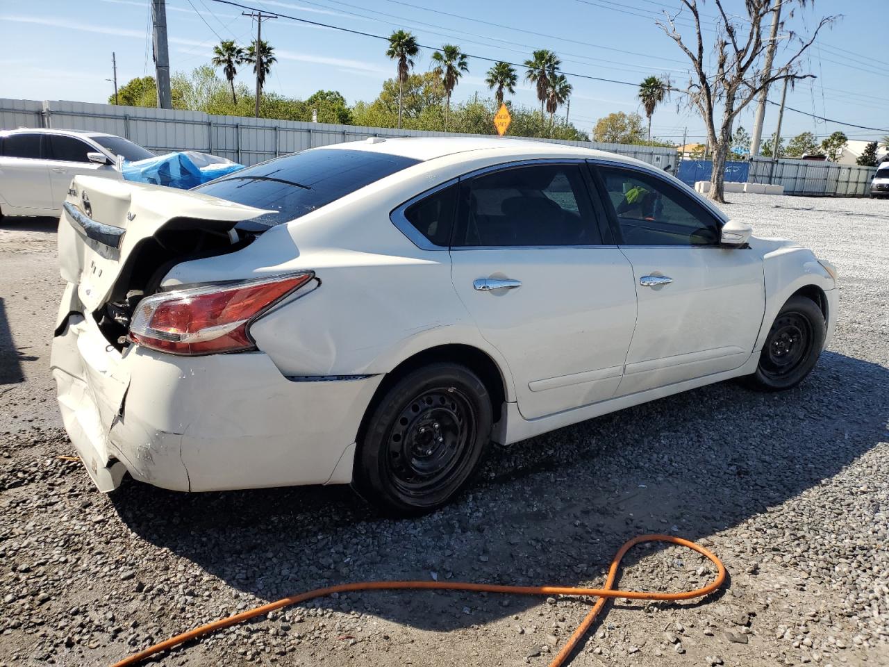 2015 Nissan Altima - Image 3