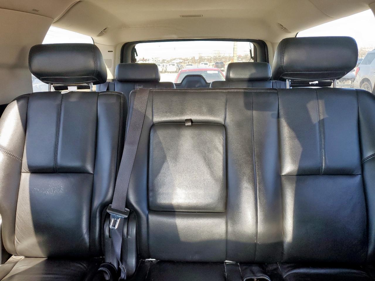 2007 Chevrolet Suburban - Image 10