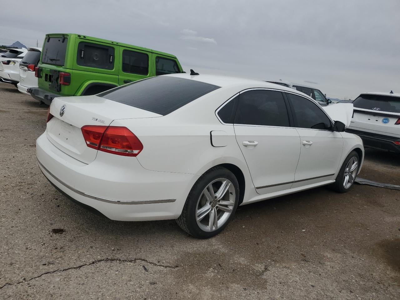 2015 Volkswagen Passat - Image 3
