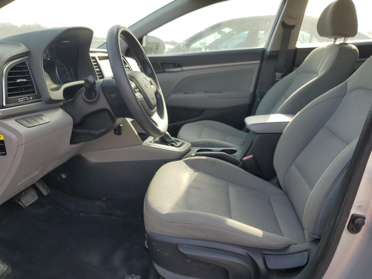 2017 Hyundai Elantra - Image 7