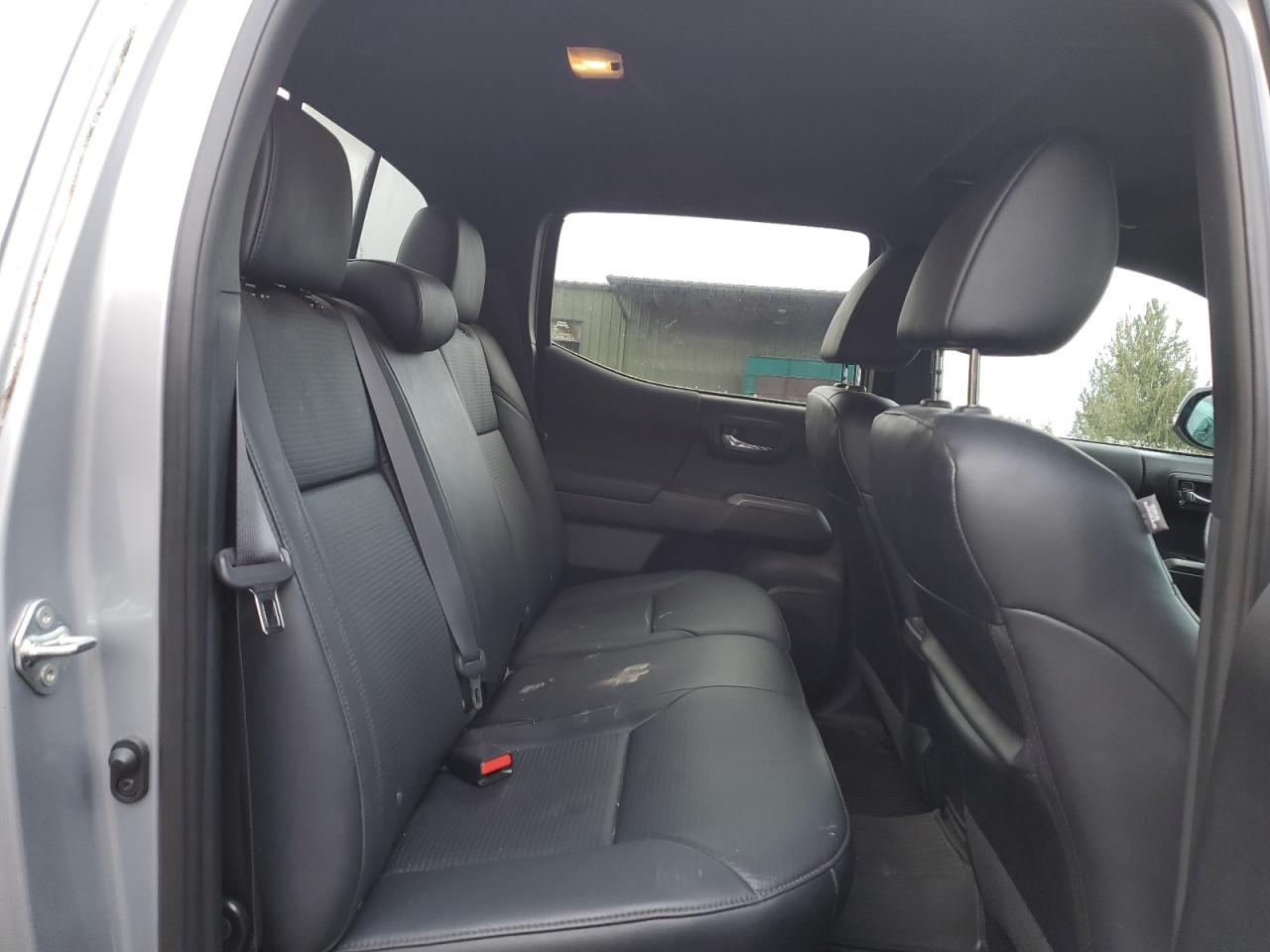 2019 Toyota Tacoma - Image 10